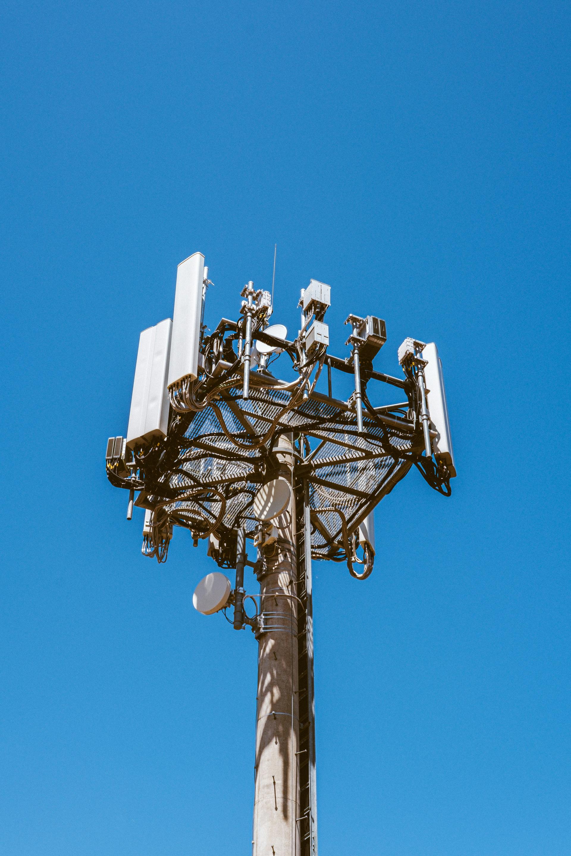 Connecter les villages : le Fonds de Service Universel en action